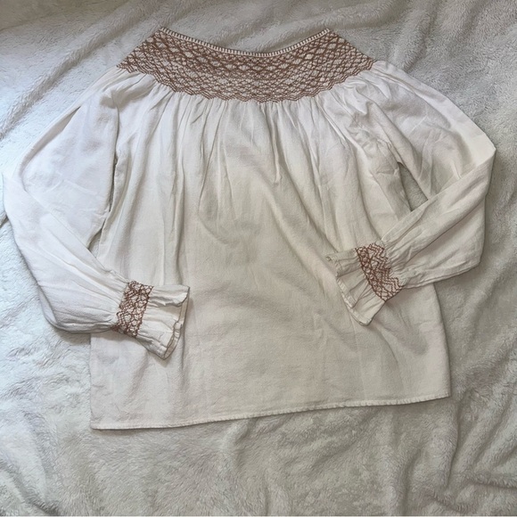 NEW Faherty Smocked Laura White Tan Peasant Knit Top Boho Embroidered Lagenlook - Picture 6 of 11